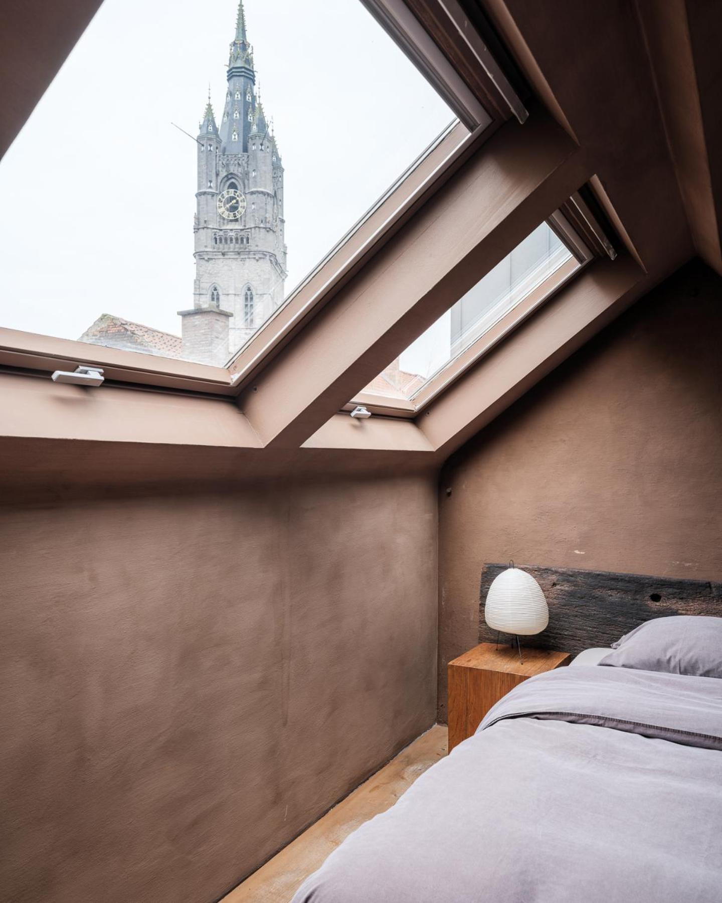 Apartment Shelter 7 *